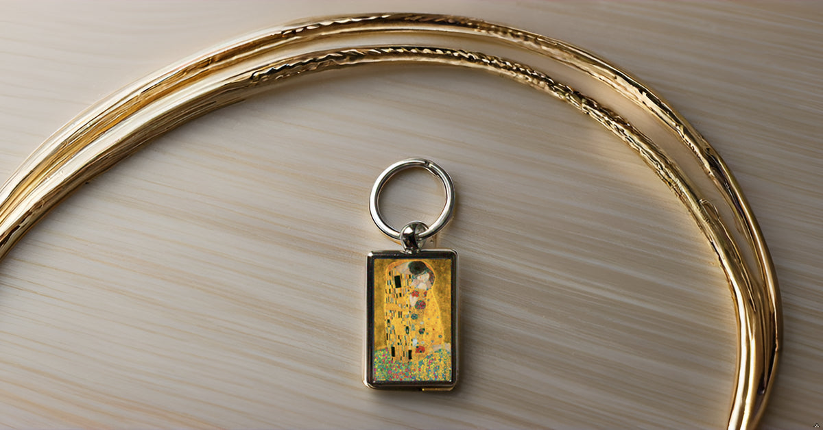 Gustav Klimt The Kiss Metal Keyring - Artistic & Stylish Accessory