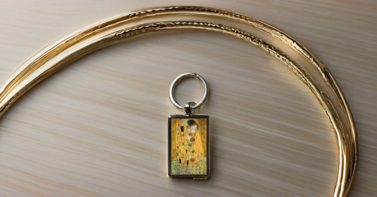 Gustav Klimt The Kiss Metal Keyring - Artistic & Stylish Accessory